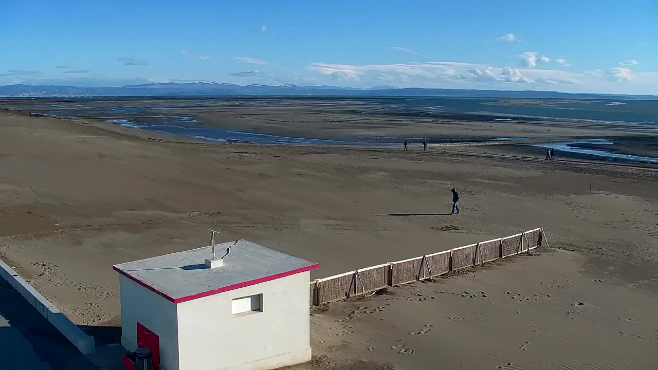 Webcam en vivo Grado: Vistas de la playa y del parque acuático en tiempo real