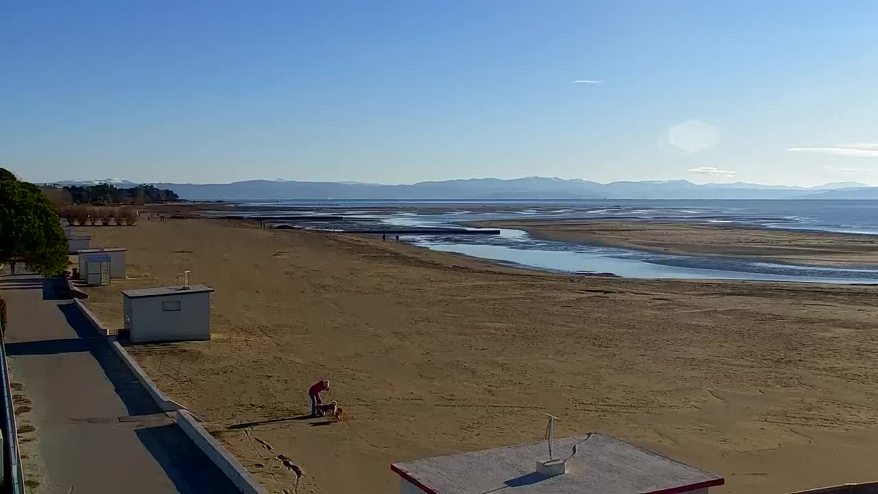 Grado Beach and Aquapark Views in Real Time