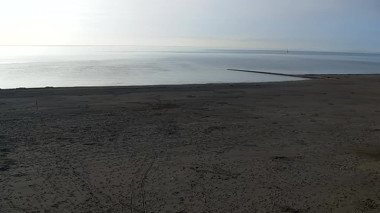 Webcam en vivo Grado: Vistas de la playa y del parque acuático en tiempo real