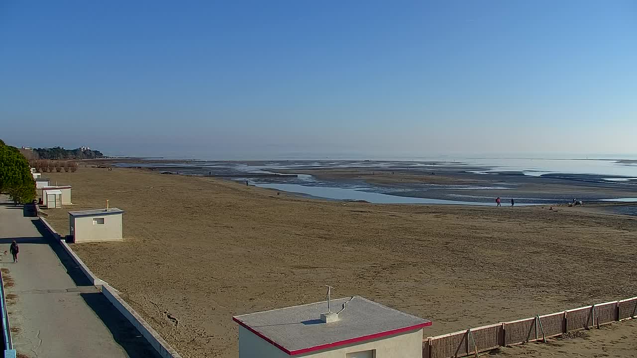 Webcam en vivo Grado: Vistas de la playa y del parque acuático en tiempo real