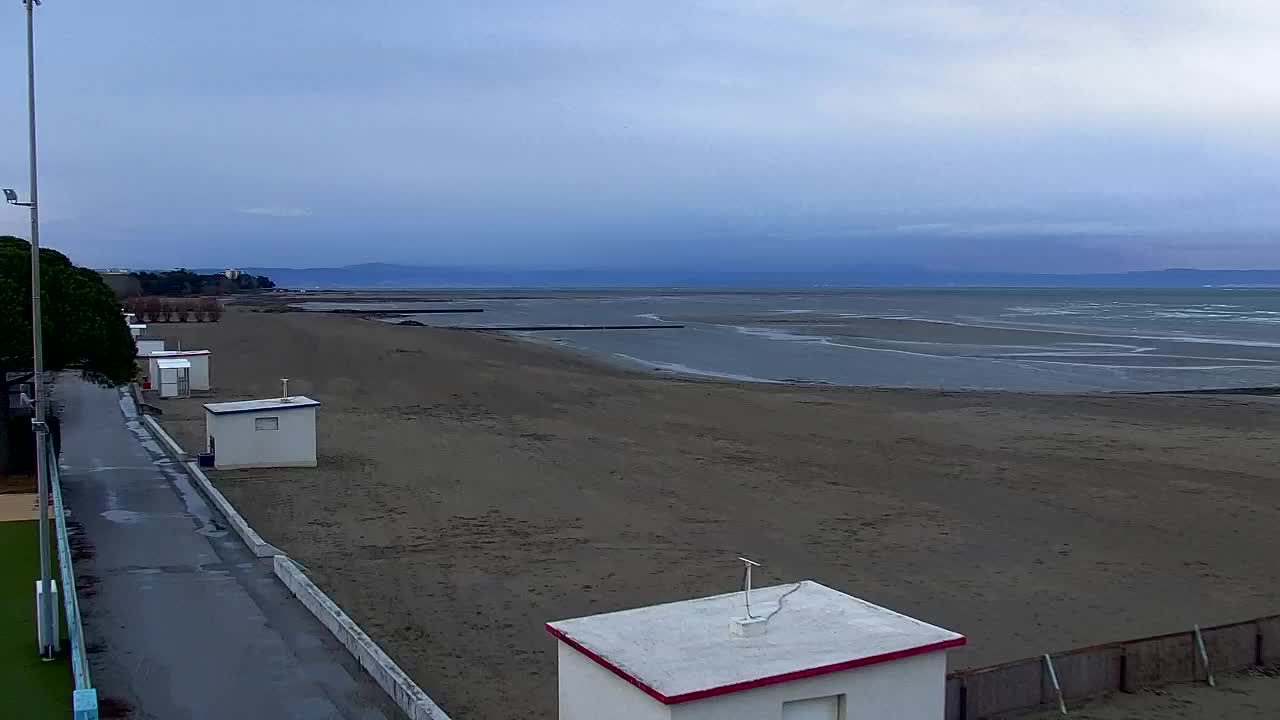 Grado Beach and Aquapark Views in Real Time