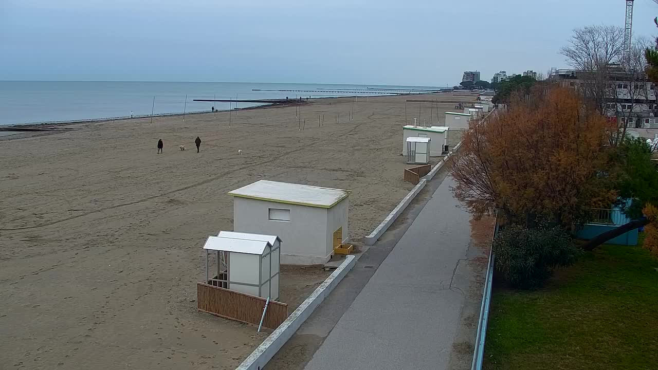 Spletna kamera v živo Grado: Pogledi na plažo in vodni park v realnem času