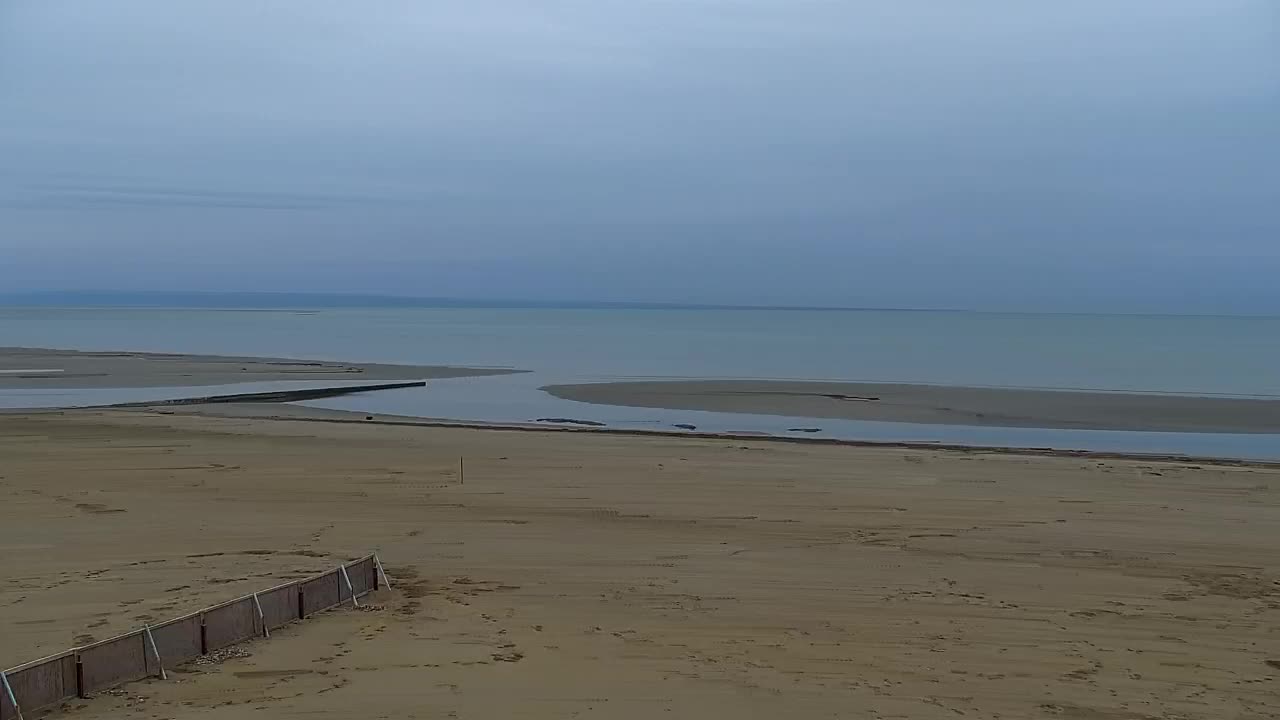 Spletna kamera v živo Grado: Pogledi na plažo in vodni park v realnem času