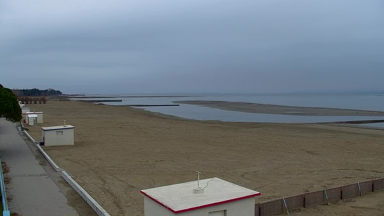 Webcam en vivo Grado: Vistas de la playa y del parque acuático en tiempo real