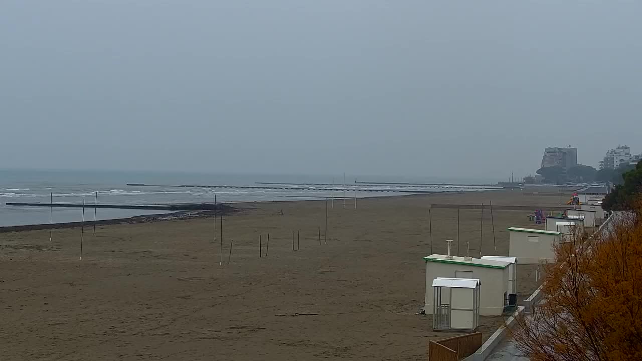 Webcam en vivo Grado: Vistas de la playa y del parque acuático en tiempo real