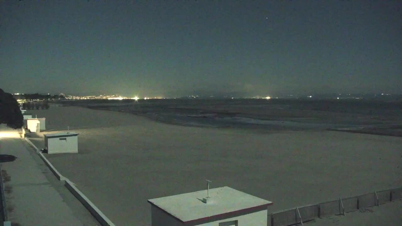 Webcam en vivo Grado: Vistas de la playa y del parque acuático en tiempo real