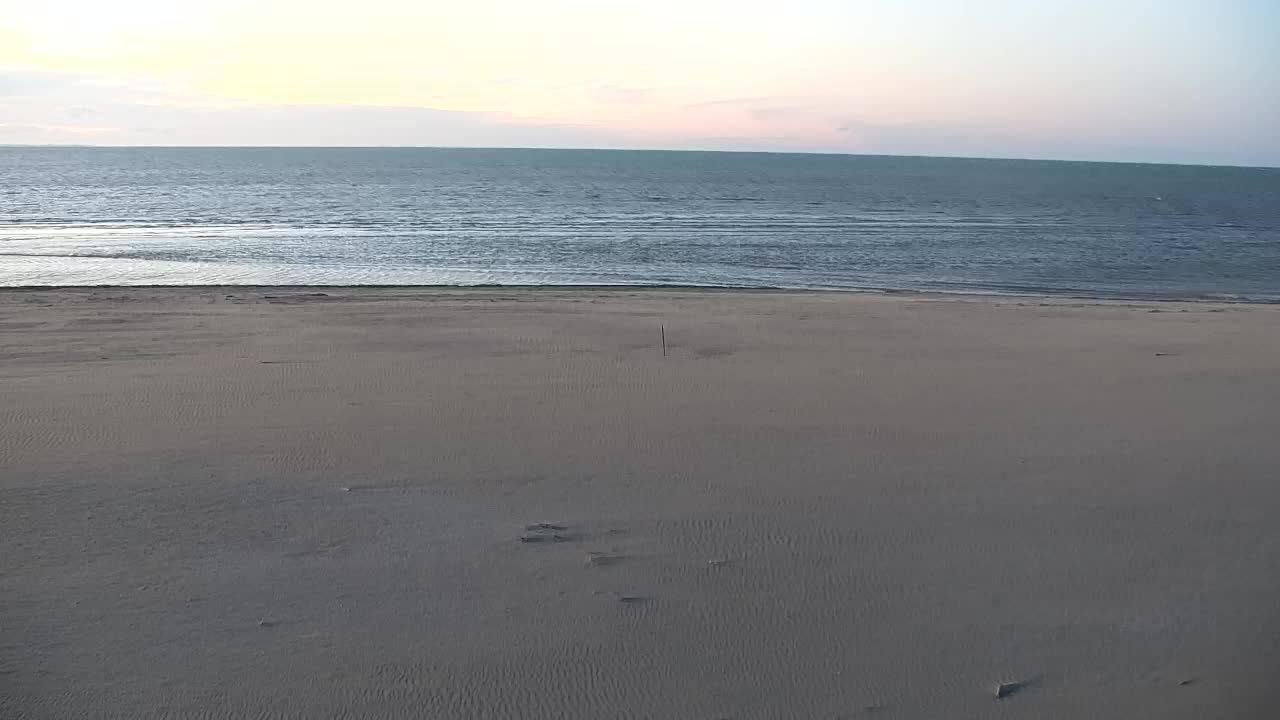 Webcam en vivo Grado: Vistas de la playa y del parque acuático en tiempo real