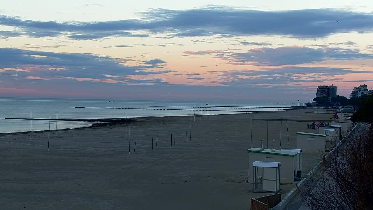 Grado Beach and Aquapark Views in Real Time