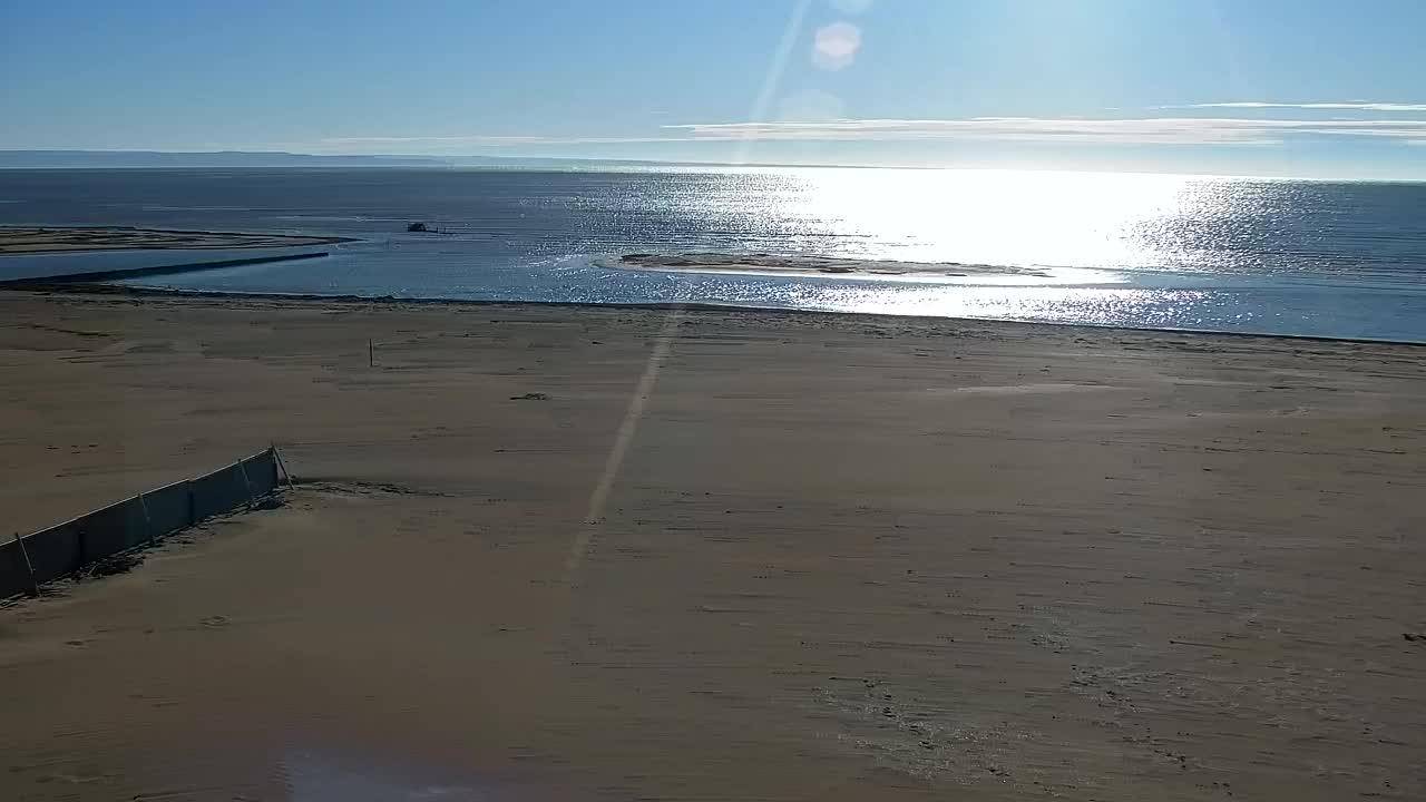 Webcam en vivo Grado: Vistas de la playa y del parque acuático en tiempo real