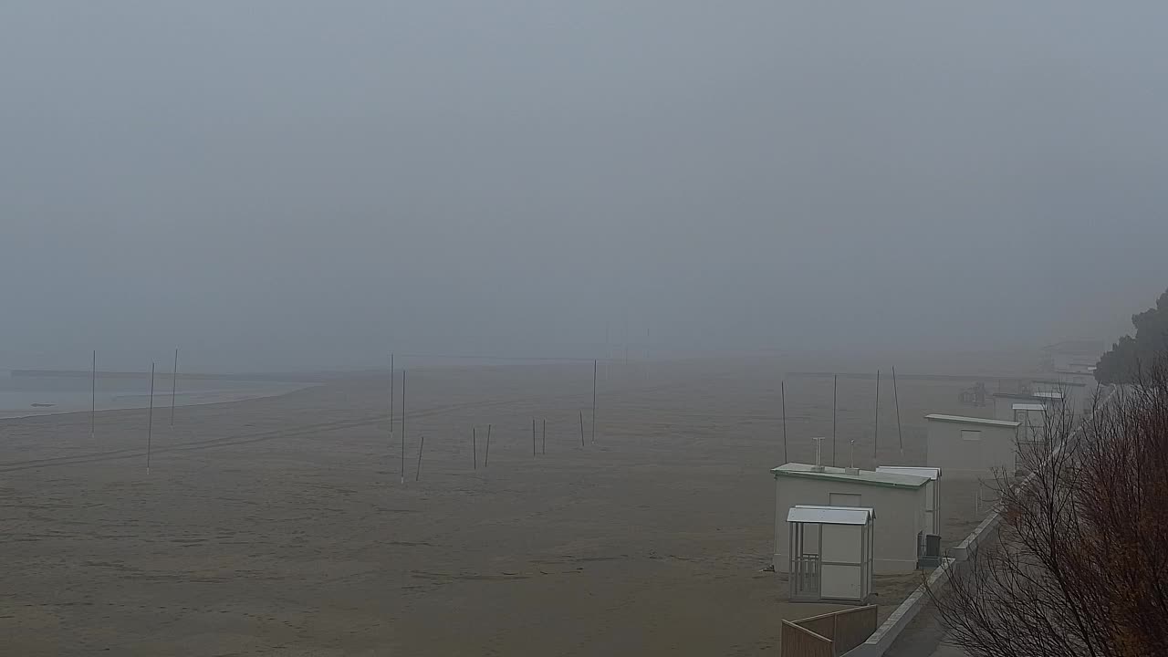 Webcam en vivo Grado: Vistas de la playa y del parque acuático en tiempo real