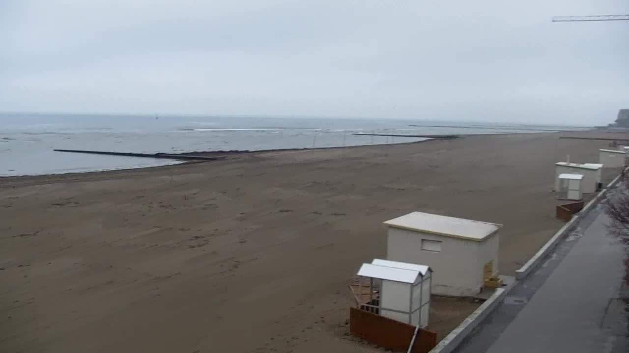 Webcam en vivo Grado: Vistas de la playa y del parque acuático en tiempo real