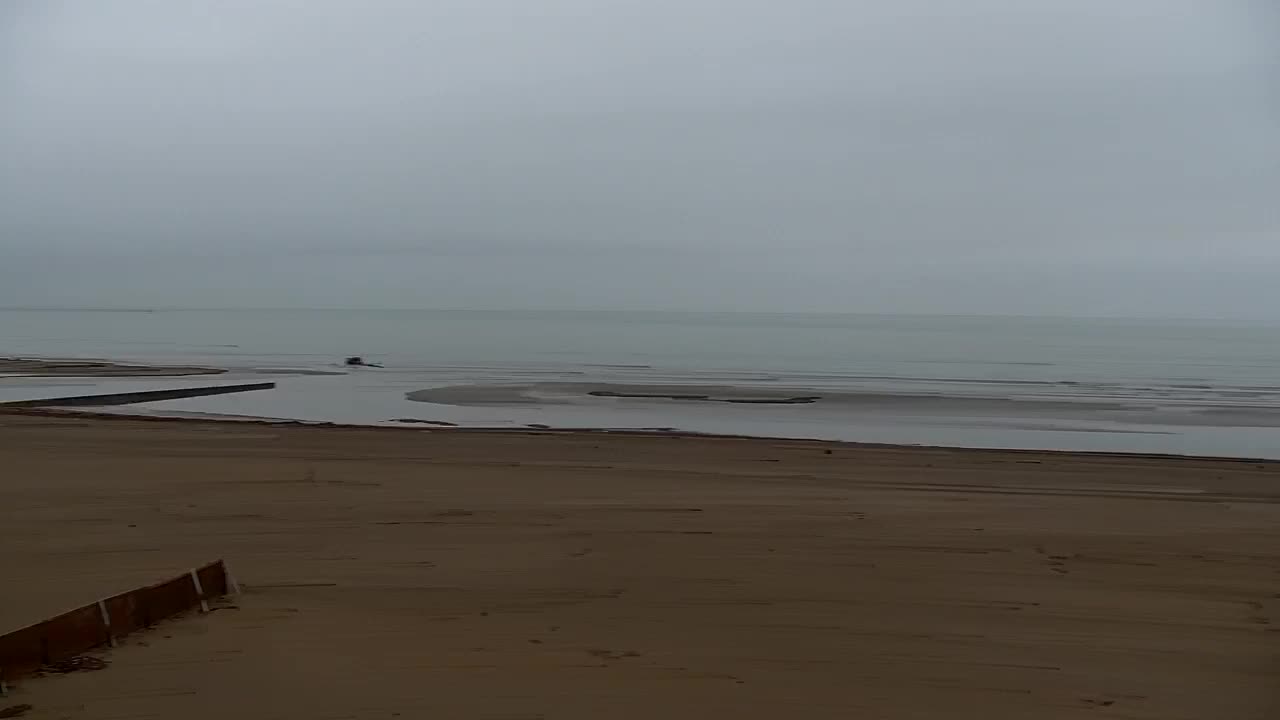 Webcam en vivo Grado: Vistas de la playa y del parque acuático en tiempo real