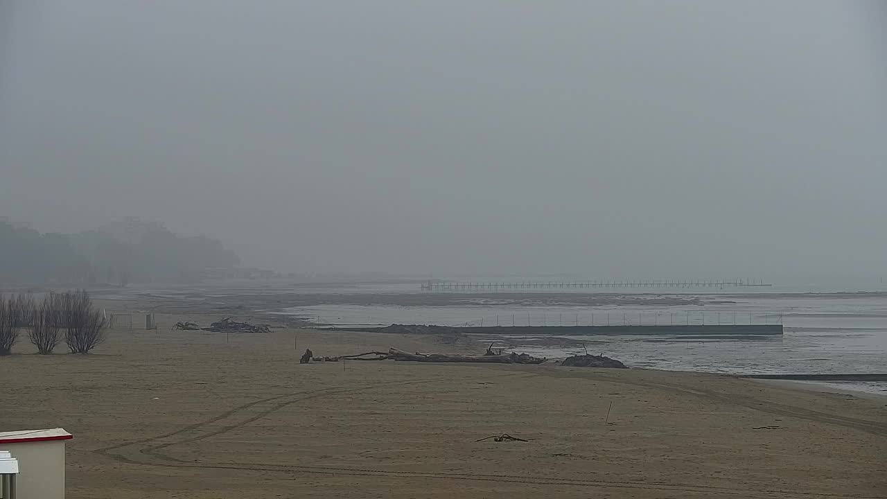 Webcam en vivo Grado: Vistas de la playa y del parque acuático en tiempo real