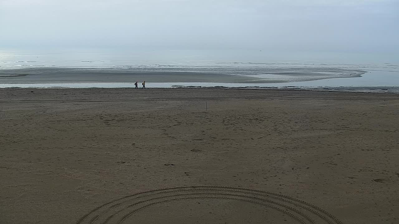 Webcam en vivo Grado: Vistas de la playa y del parque acuático en tiempo real