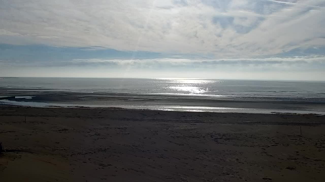 Webcam en vivo Grado: Vistas de la playa y del parque acuático en tiempo real