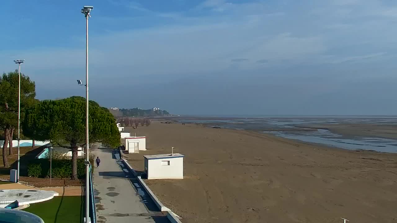 Webcam en vivo Grado: Vistas de la playa y del parque acuático en tiempo real