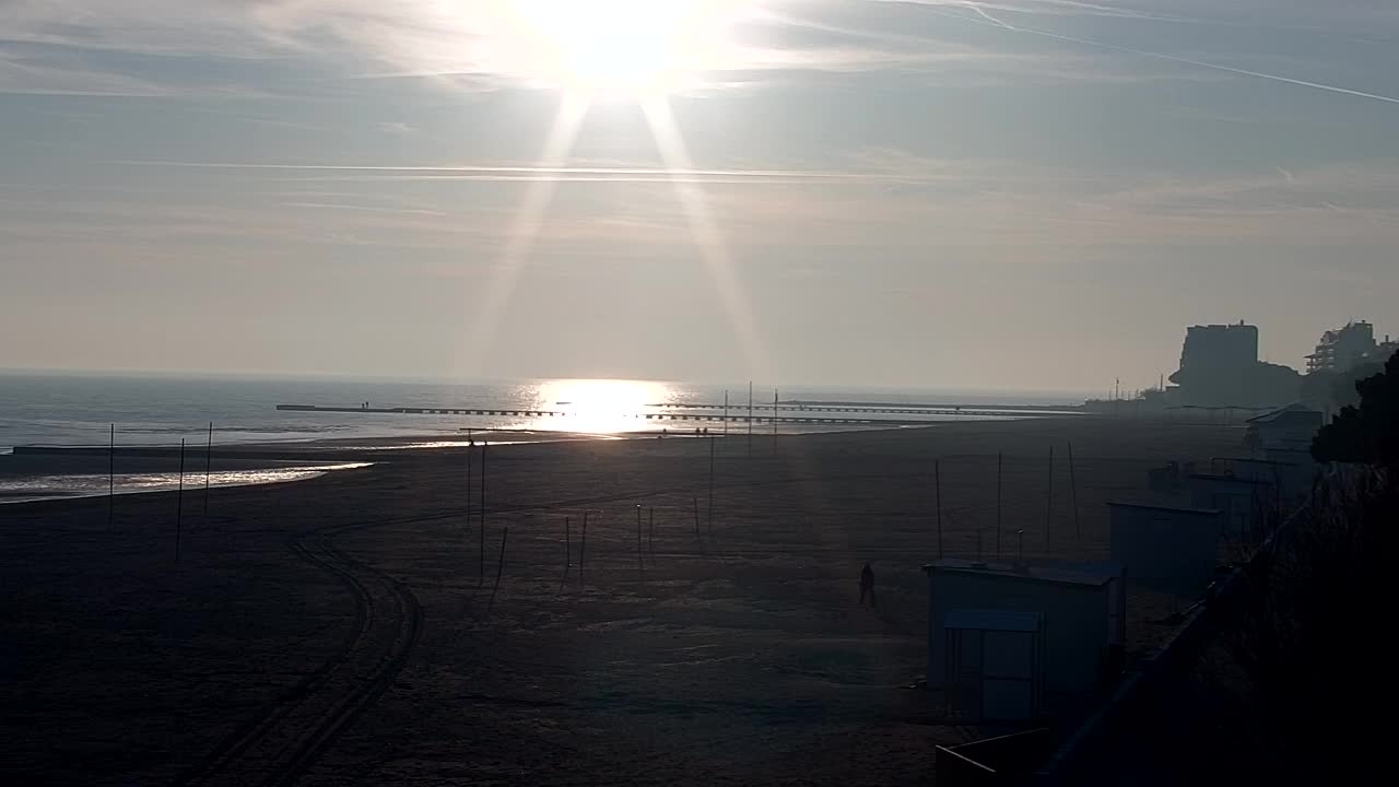 Webcam en vivo Grado: Vistas de la playa y del parque acuático en tiempo real