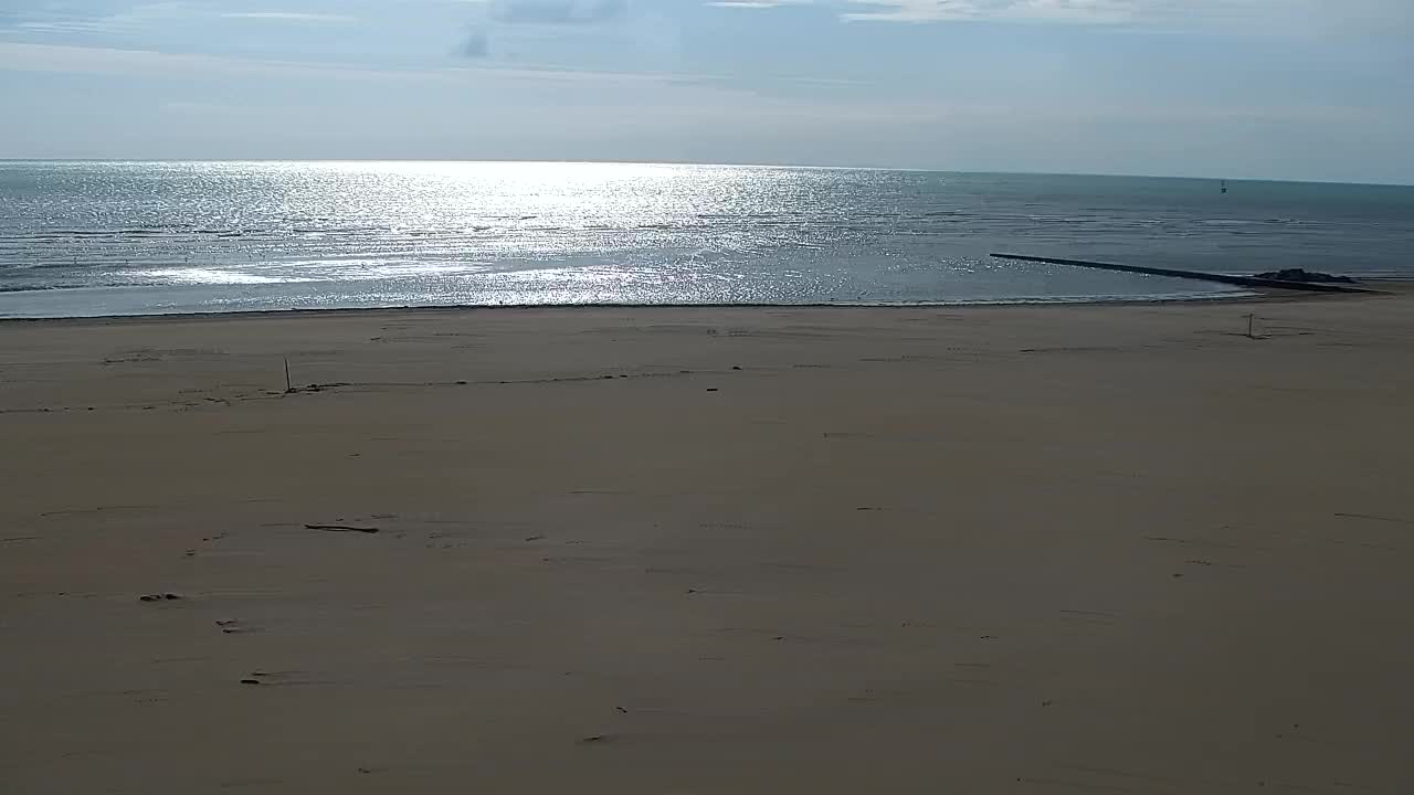 Webcam en vivo Grado: Vistas de la playa y del parque acuático en tiempo real