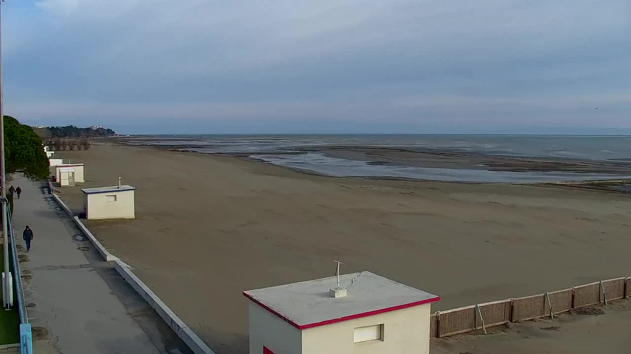 Webcam en vivo Grado: Vistas de la playa y del parque acuático en tiempo real