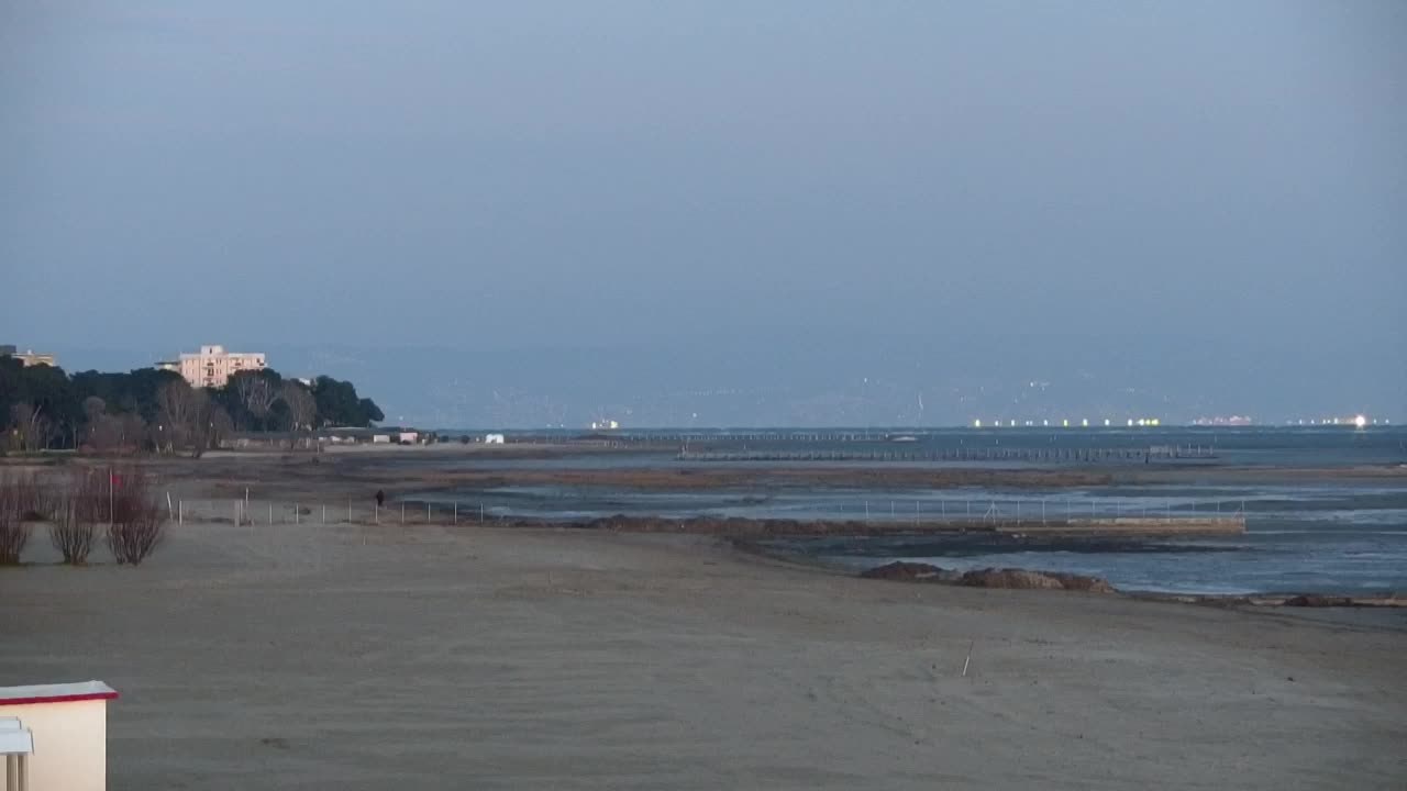 Spletna kamera v živo Grado: Pogledi na plažo in vodni park v realnem času