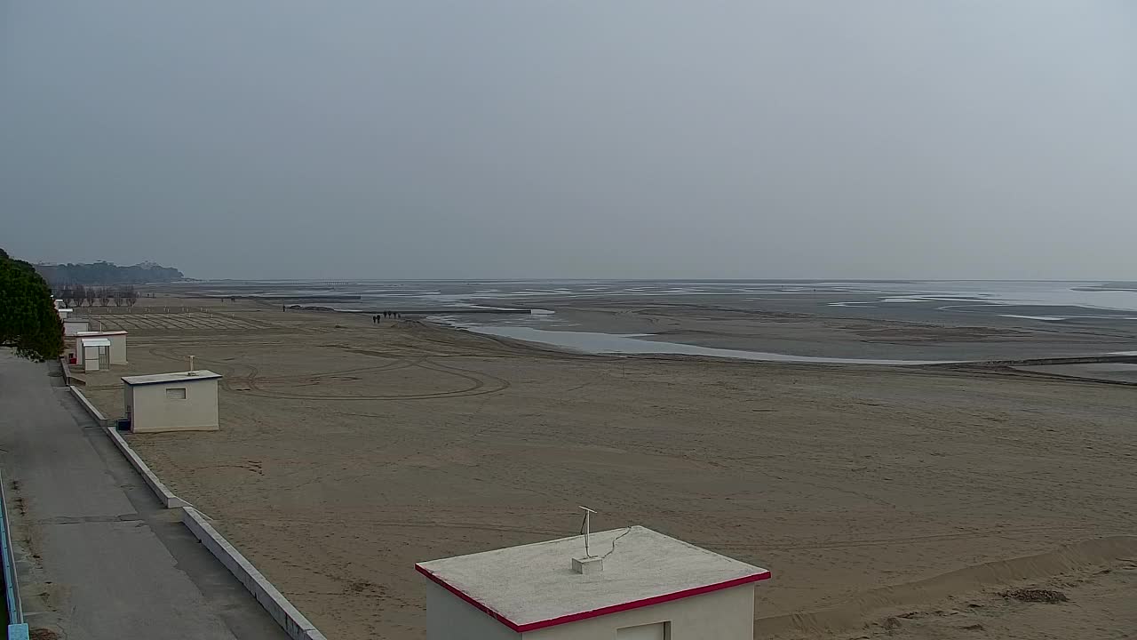 Webcam en vivo Grado: Vistas de la playa y del parque acuático en tiempo real