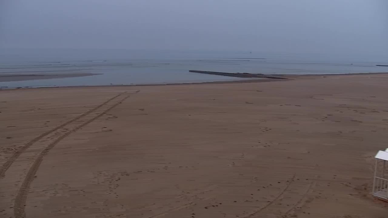 Webcam en vivo Grado: Vistas de la playa y del parque acuático en tiempo real