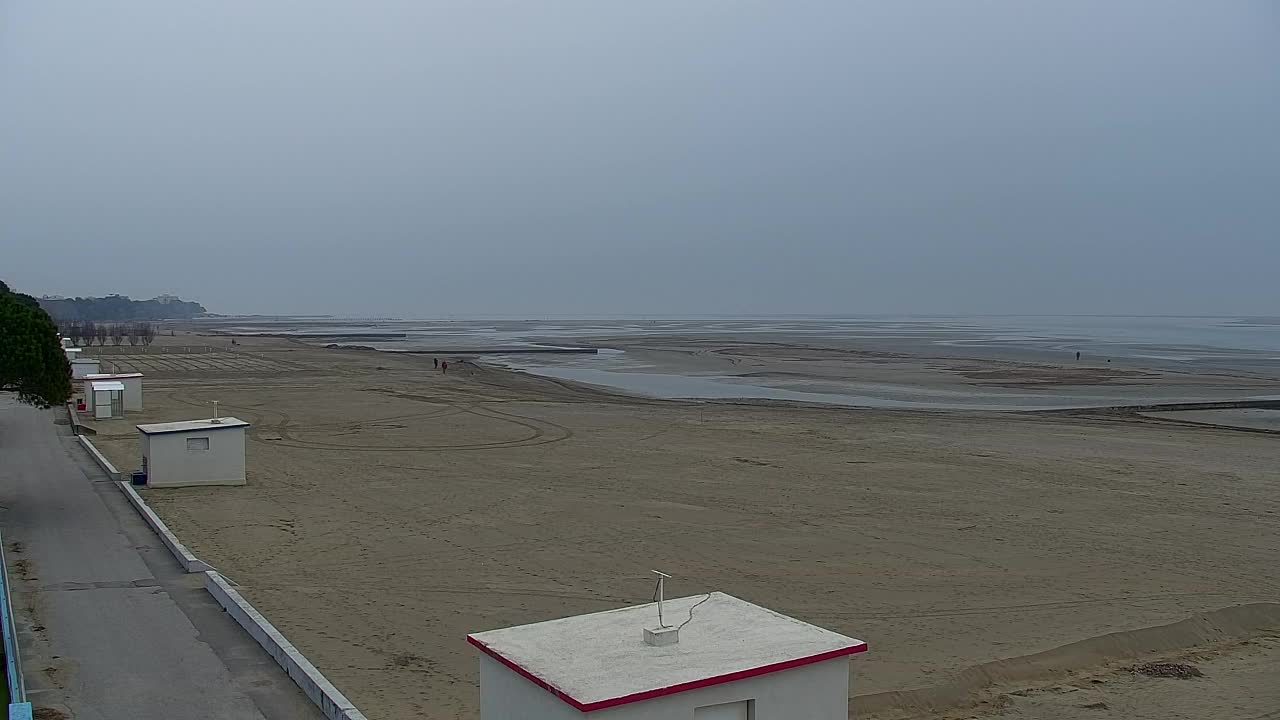 Webcam en vivo Grado: Vistas de la playa y del parque acuático en tiempo real