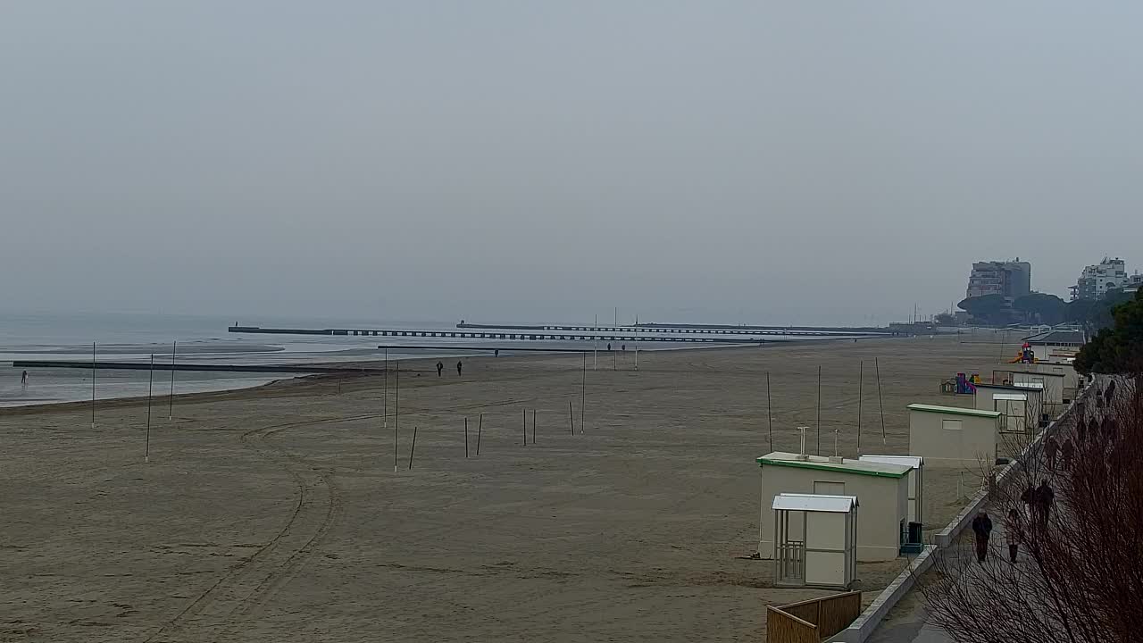 Webcam en vivo Grado: Vistas de la playa y del parque acuático en tiempo real