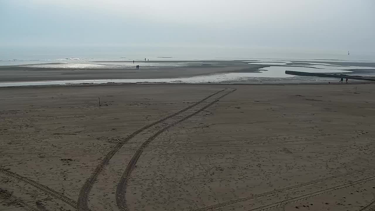 Webcam en vivo Grado: Vistas de la playa y del parque acuático en tiempo real