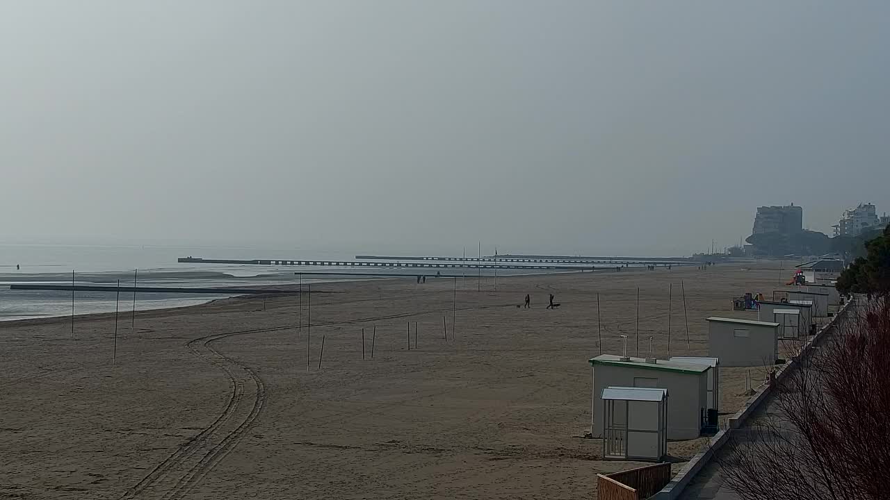 Spletna kamera v živo Grado: Pogledi na plažo in vodni park v realnem času