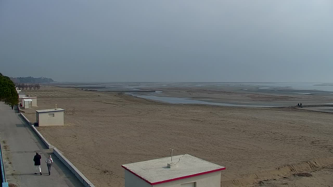 Webcam en vivo Grado: Vistas de la playa y del parque acuático en tiempo real