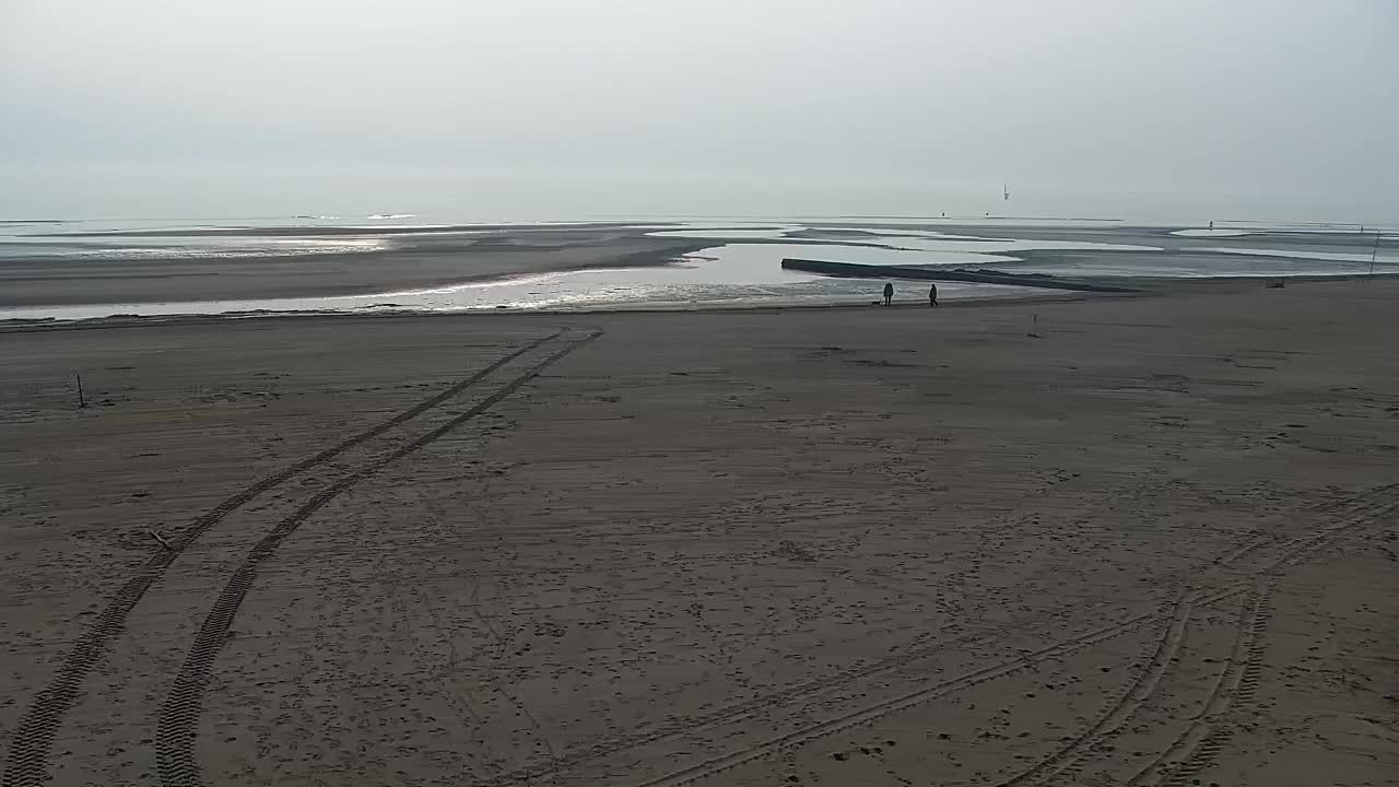 Spletna kamera v živo Grado: Pogledi na plažo in vodni park v realnem času