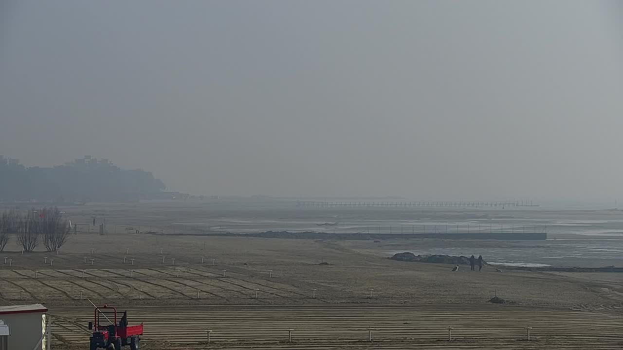 Webcam en vivo Grado: Vistas de la playa y del parque acuático en tiempo real