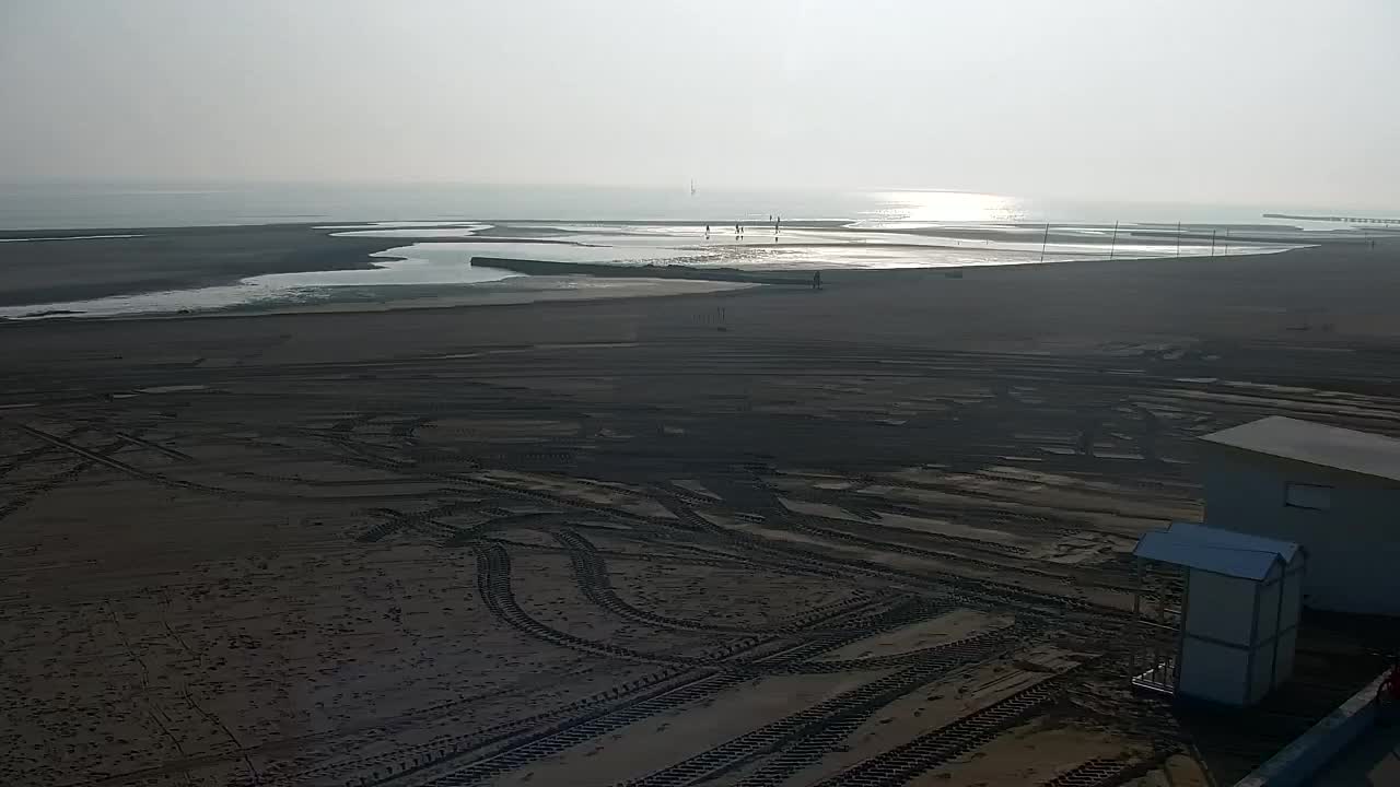 Webcam en vivo Grado: Vistas de la playa y del parque acuático en tiempo real