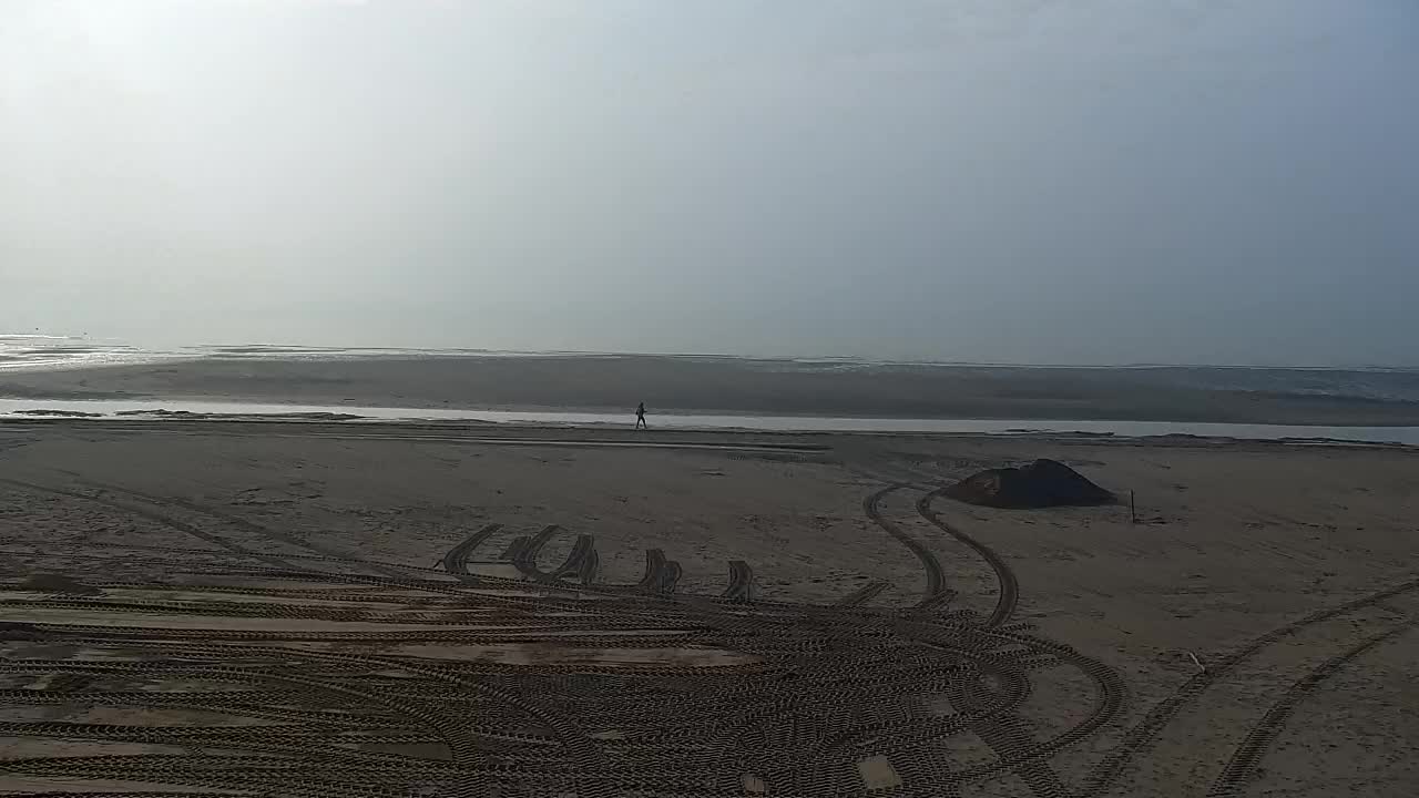 Webcam en vivo Grado: Vistas de la playa y del parque acuático en tiempo real