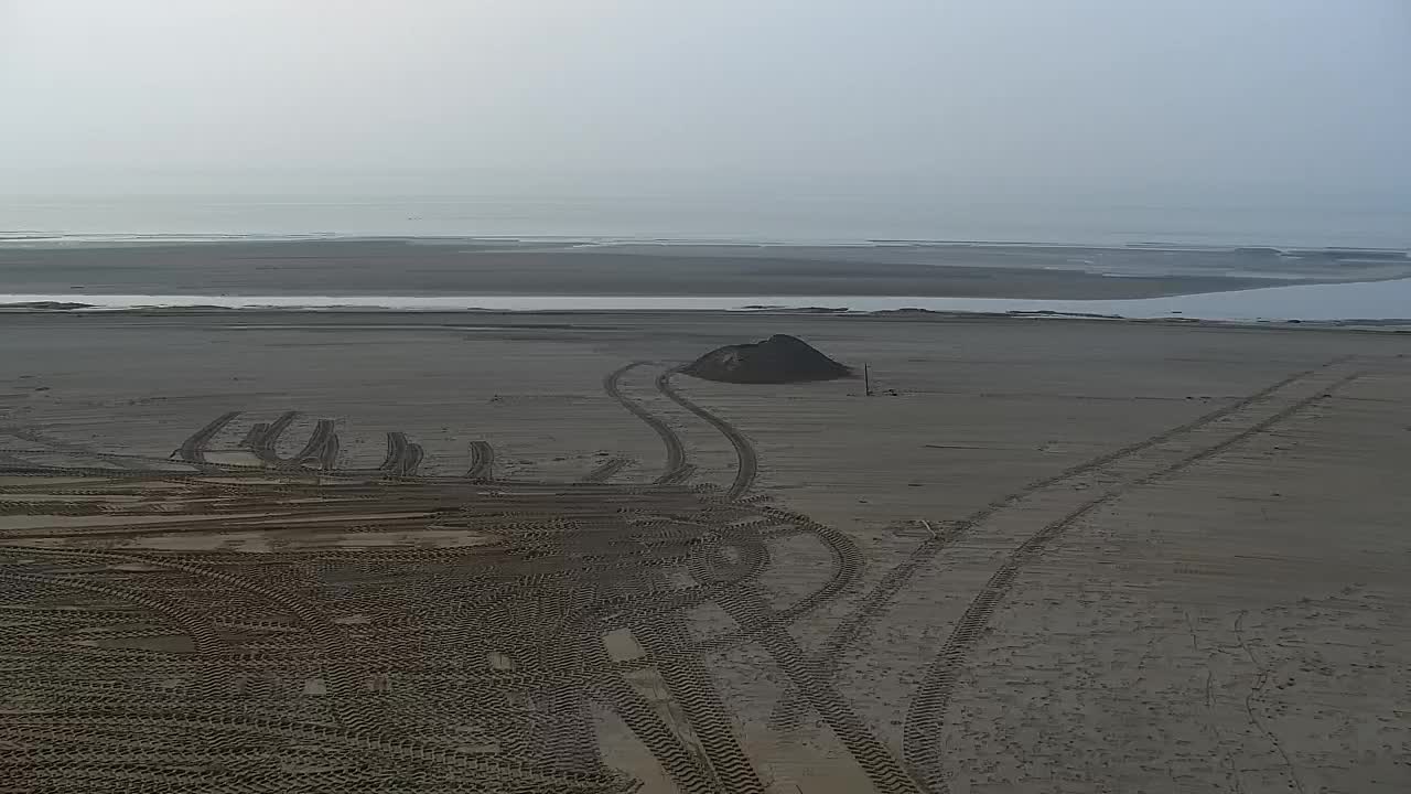 Spletna kamera v živo Grado: Pogledi na plažo in vodni park v realnem času