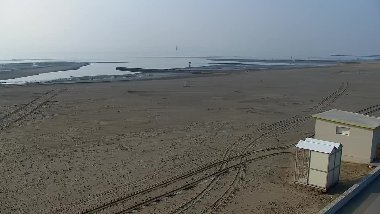 Webcam en vivo Grado: Vistas de la playa y del parque acuático en tiempo real