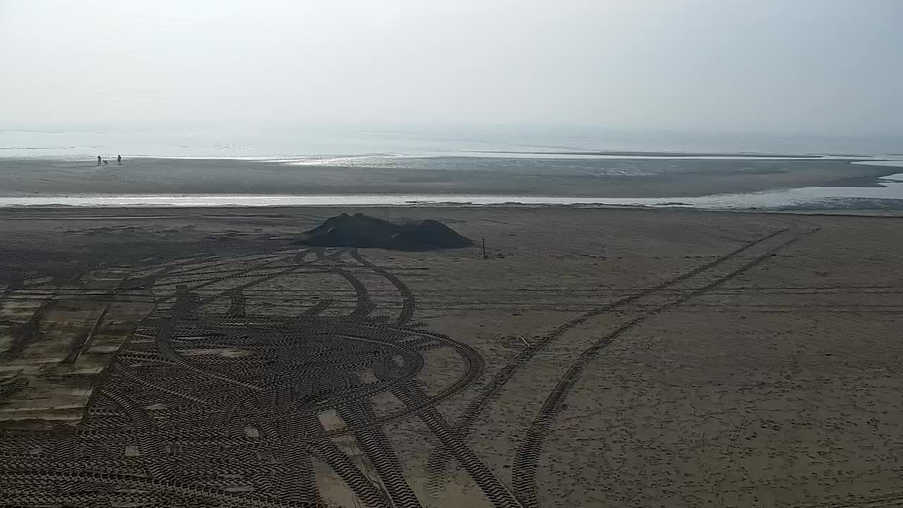 Webcam en vivo Grado: Vistas de la playa y del parque acuático en tiempo real