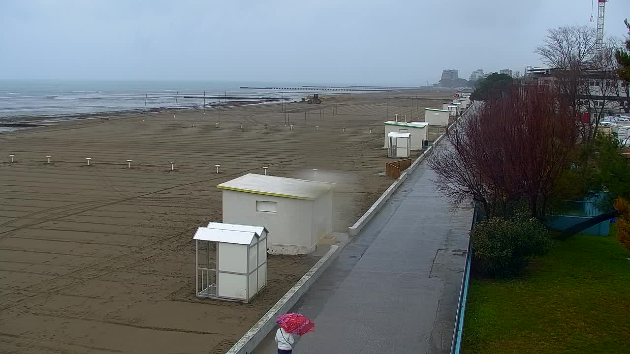 Webcam en vivo Grado: Vistas de la playa y del parque acuático en tiempo real