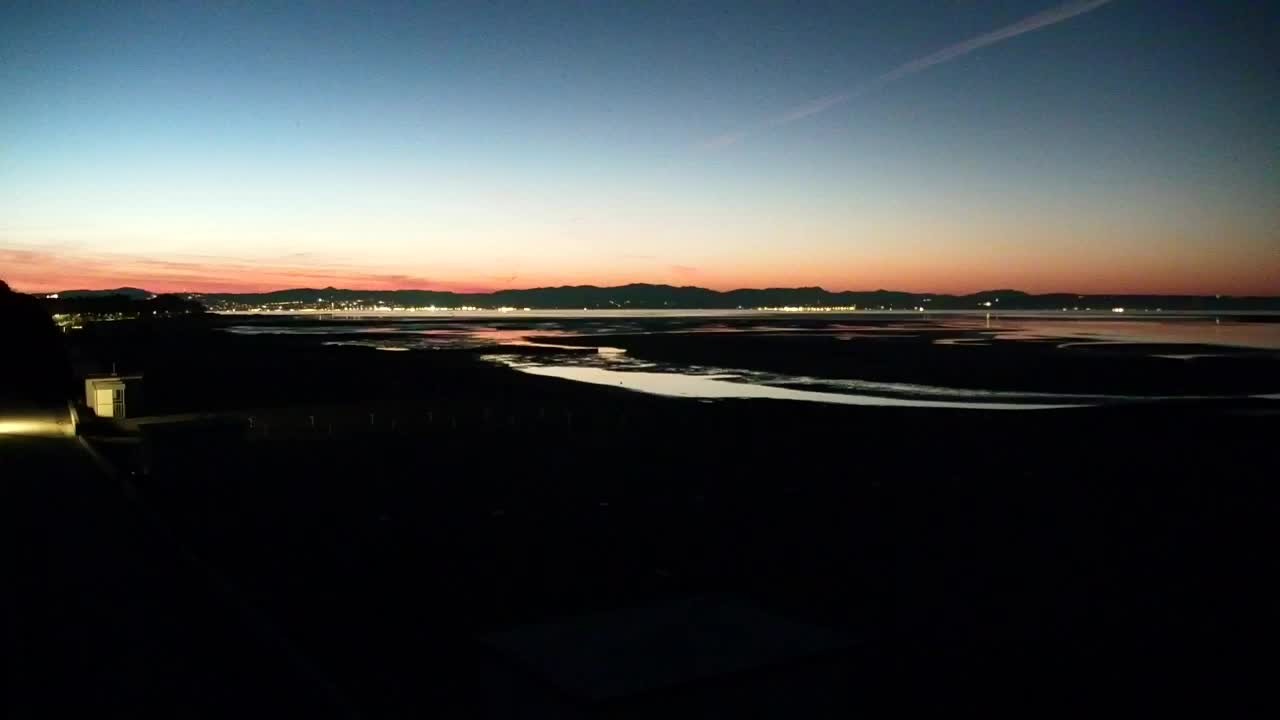 Webcam en vivo Grado: Vistas de la playa y del parque acuático en tiempo real