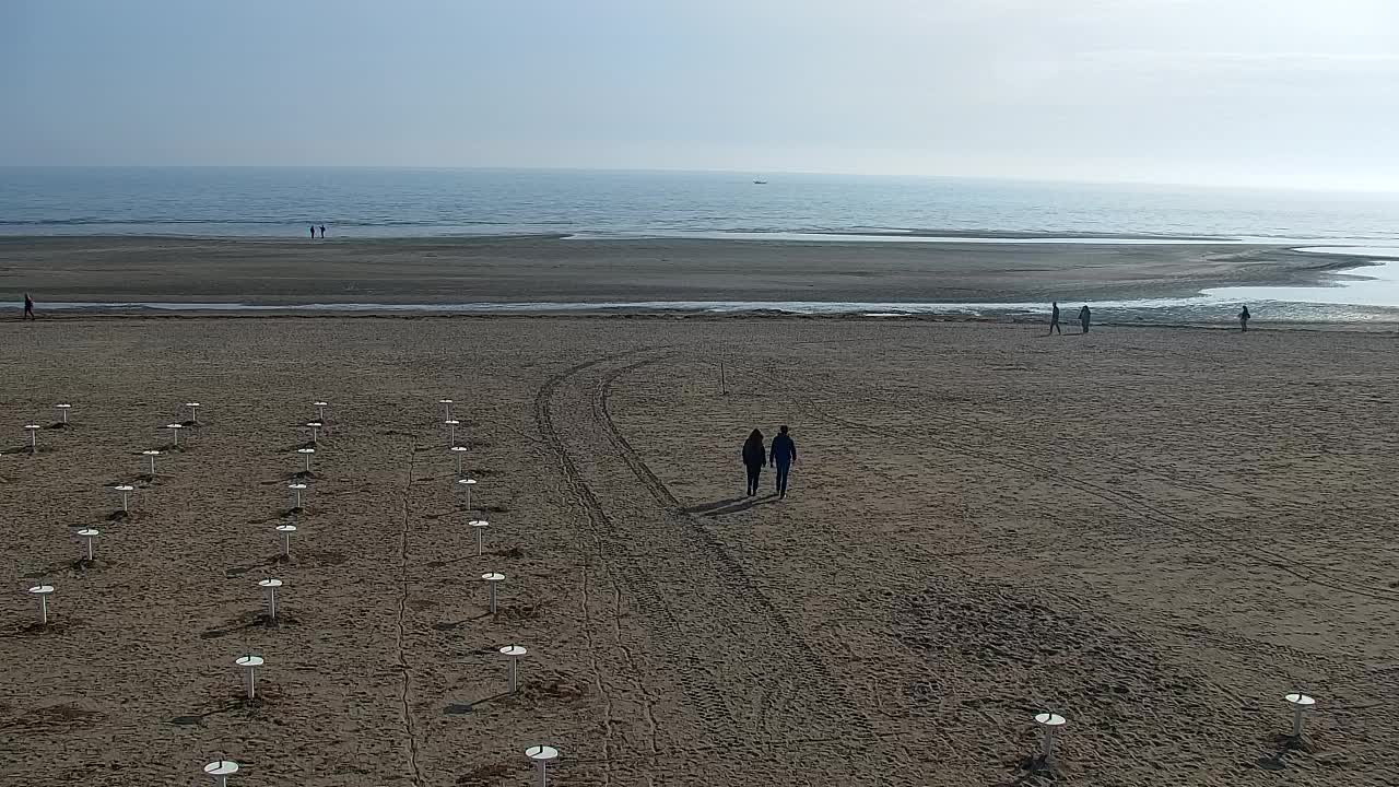 Webcam en vivo Grado: Vistas de la playa y del parque acuático en tiempo real