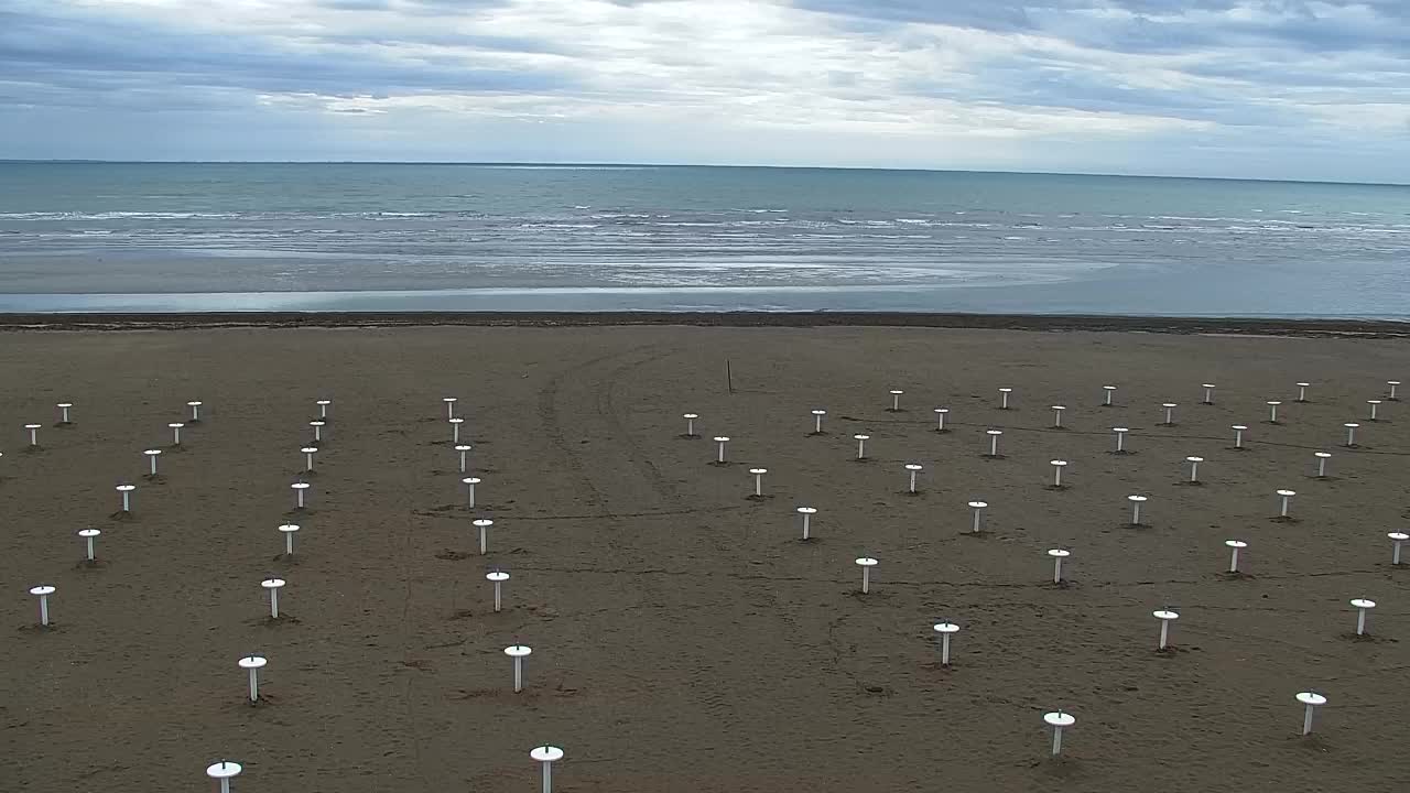 Webcam en vivo Grado: Vistas de la playa y del parque acuático en tiempo real