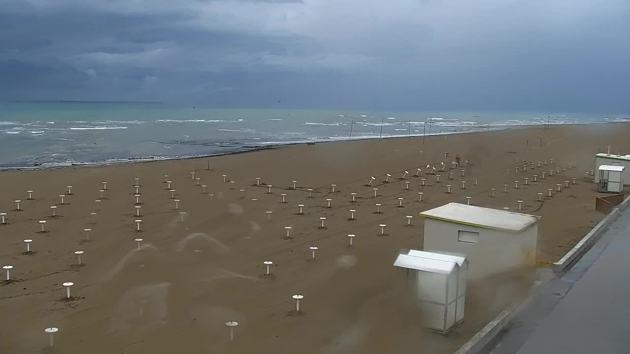 Webcam en vivo Grado: Vistas de la playa y del parque acuático en tiempo real