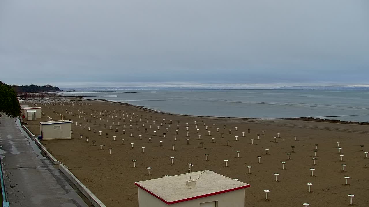 Webcam en vivo Grado: Vistas de la playa y del parque acuático en tiempo real