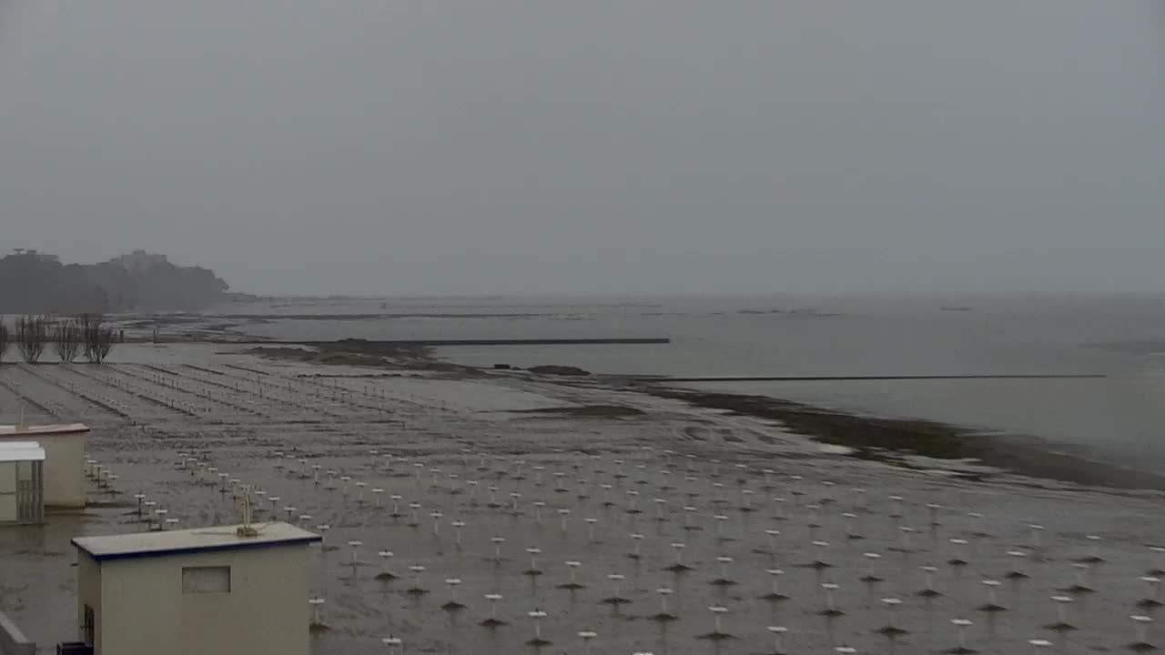 Webcam en vivo Grado: Vistas de la playa y del parque acuático en tiempo real