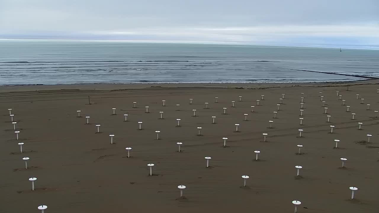 Webcam en vivo Grado: Vistas de la playa y del parque acuático en tiempo real