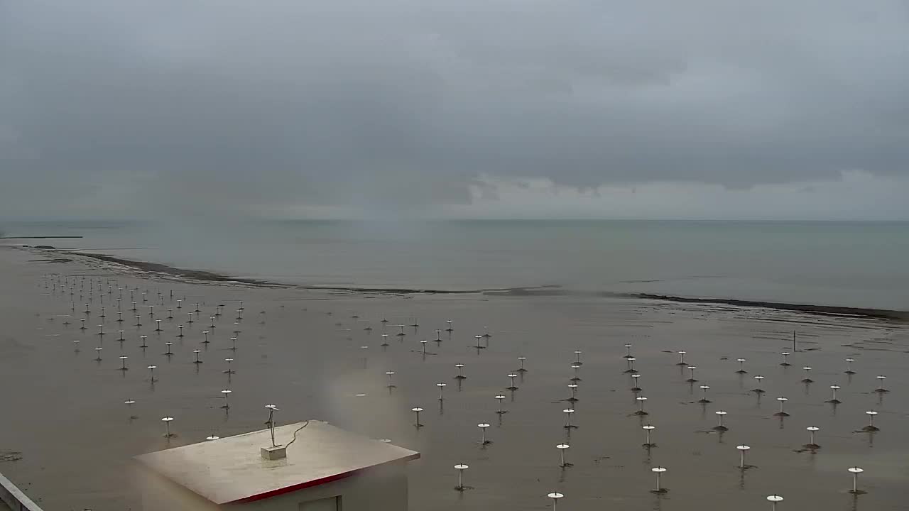 Webcam en vivo Grado: Vistas de la playa y del parque acuático en tiempo real