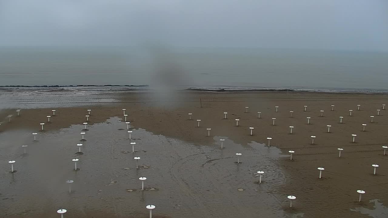 Webcam en vivo Grado: Vistas de la playa y del parque acuático en tiempo real