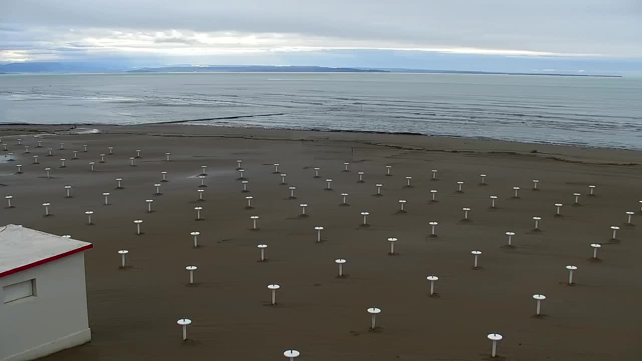 Webcam en vivo Grado: Vistas de la playa y del parque acuático en tiempo real