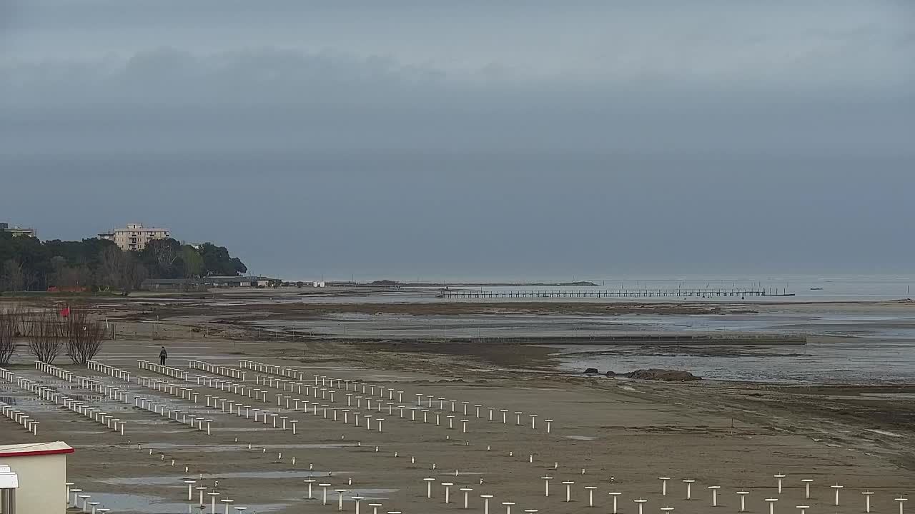 Webcam en vivo Grado: Vistas de la playa y del parque acuático en tiempo real